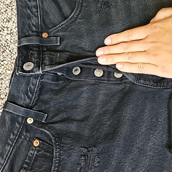 Levi's 501 Altered Zip Shorts - Picture 4 of 7